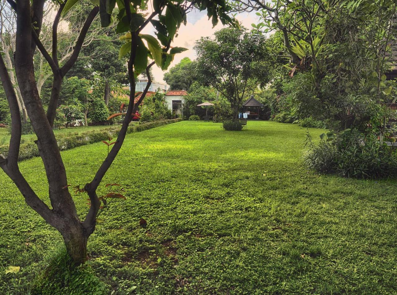 Garden Villas Семиньяк Экстерьер фото